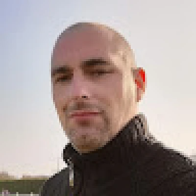 Mika_b52