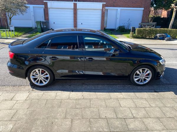 Audi A3 III (2) BERLINE 1.6 TDI 115 DESIGN S TRONIC 7