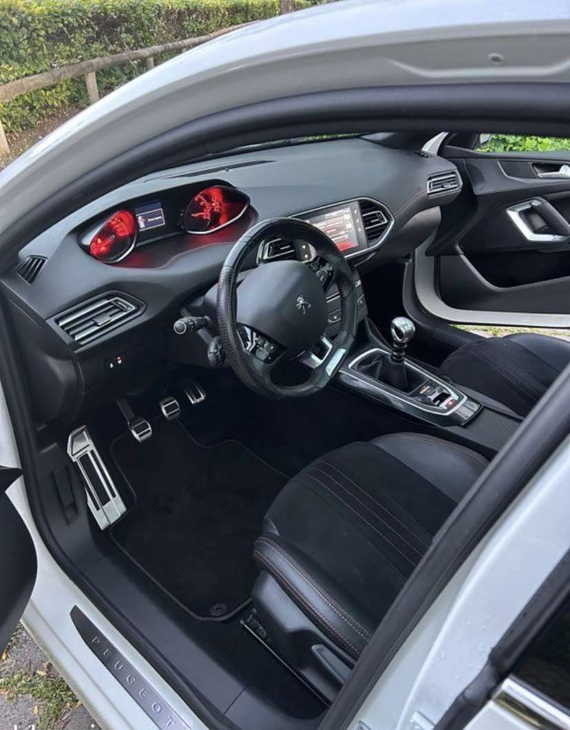 Peugeot 308 II (2) 1.2 PURETECH 130 S&amp;S 7CV GT LINE EURO6