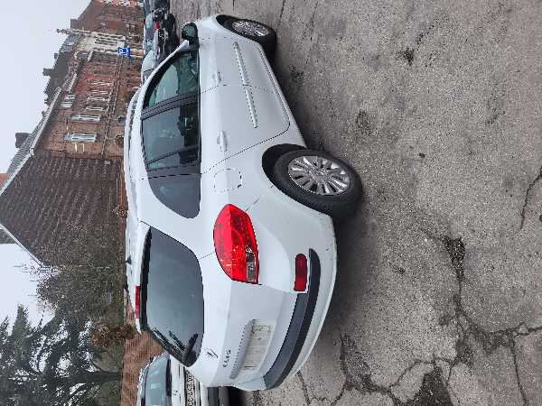 Renault Clio III (2) ESTATE 1.2 75 EXPRESSION CLIM EURO5