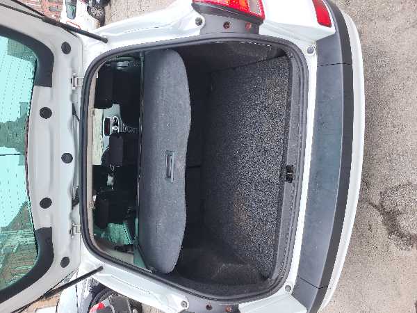 Renault Clio III (2) ESTATE 1.2 75 EXPRESSION CLIM EURO5