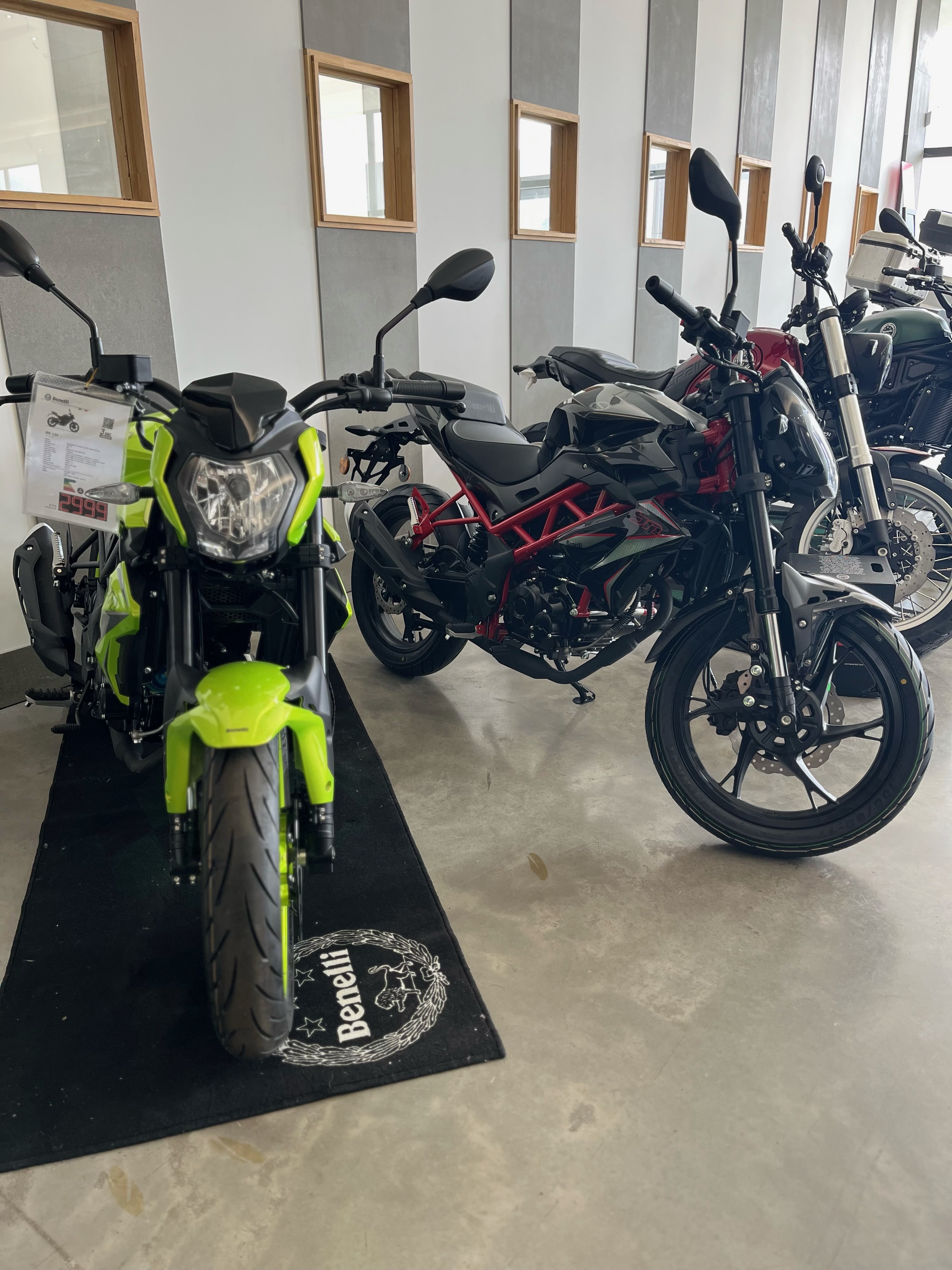 Moto BENELLI BN 125cc Neuve et garantie