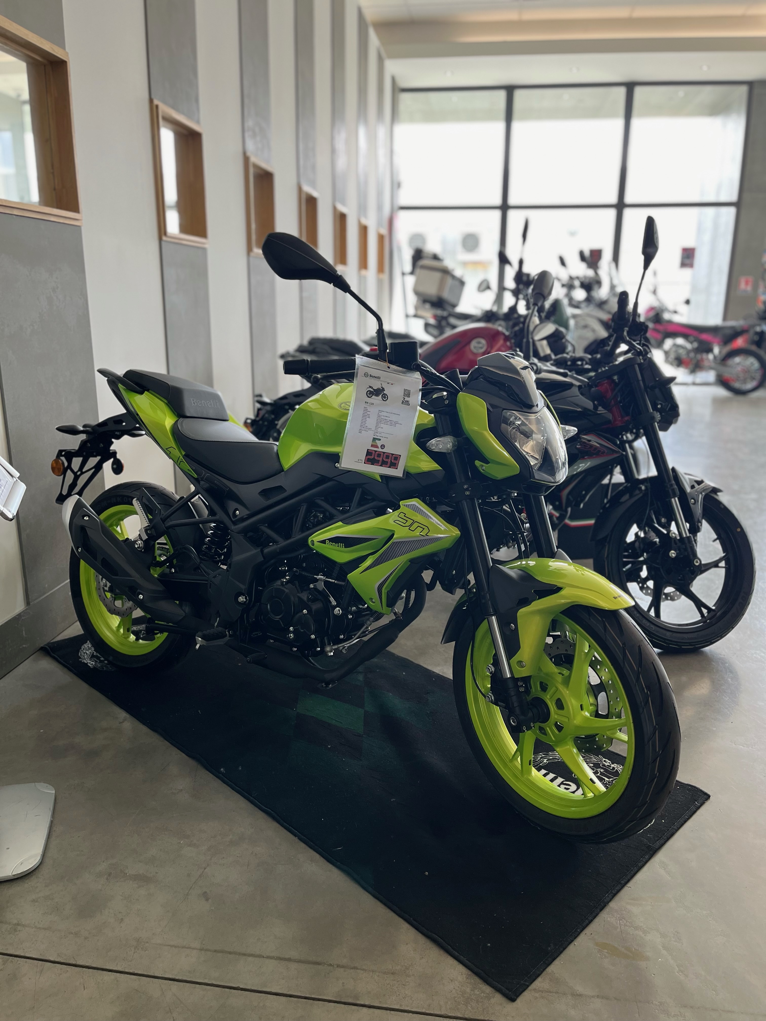 Moto BENELLI BN 125cc Neuve et garantie