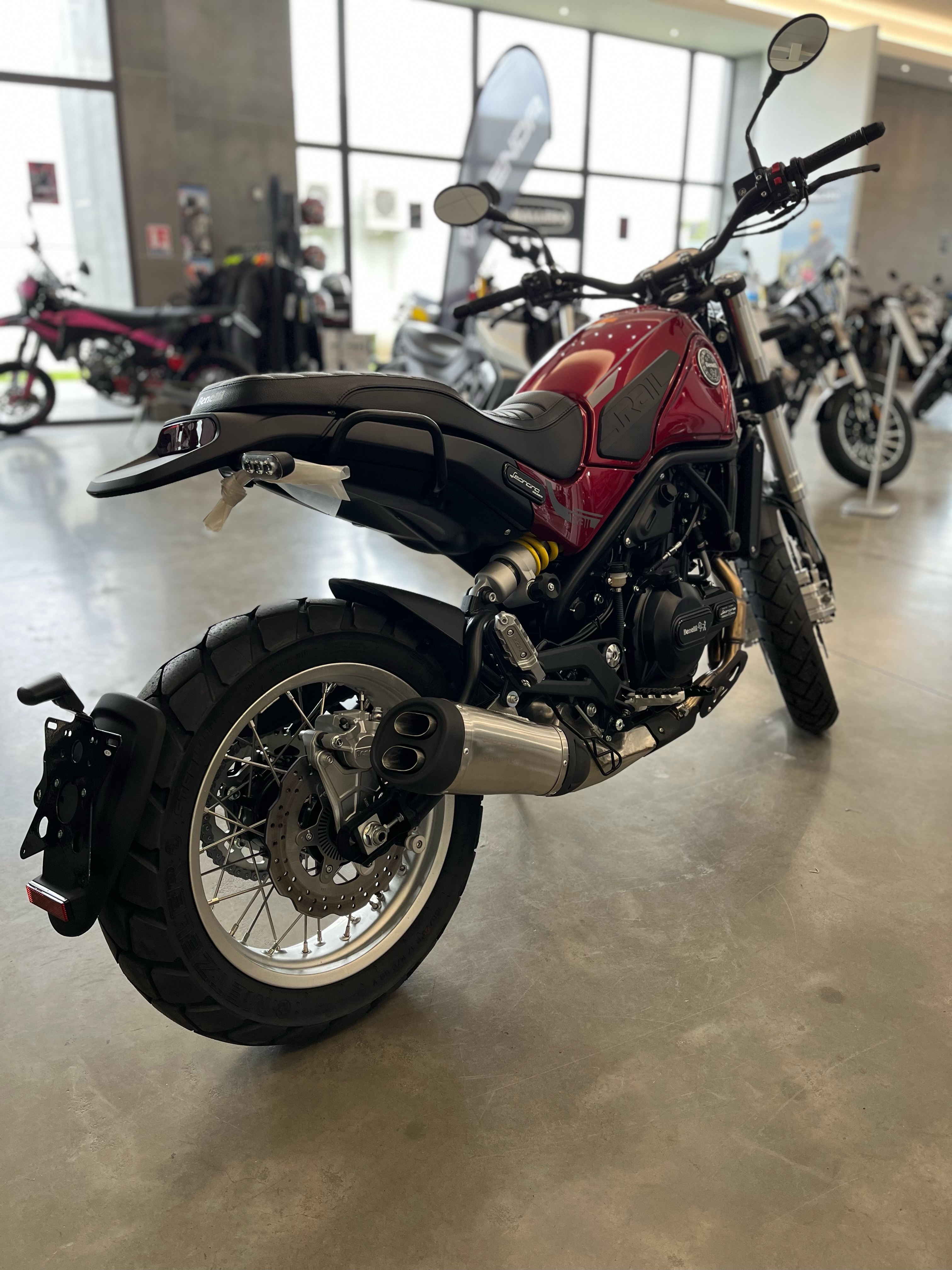 Moto BENELLI Leoncino 500T NEUVE et GARANTIE