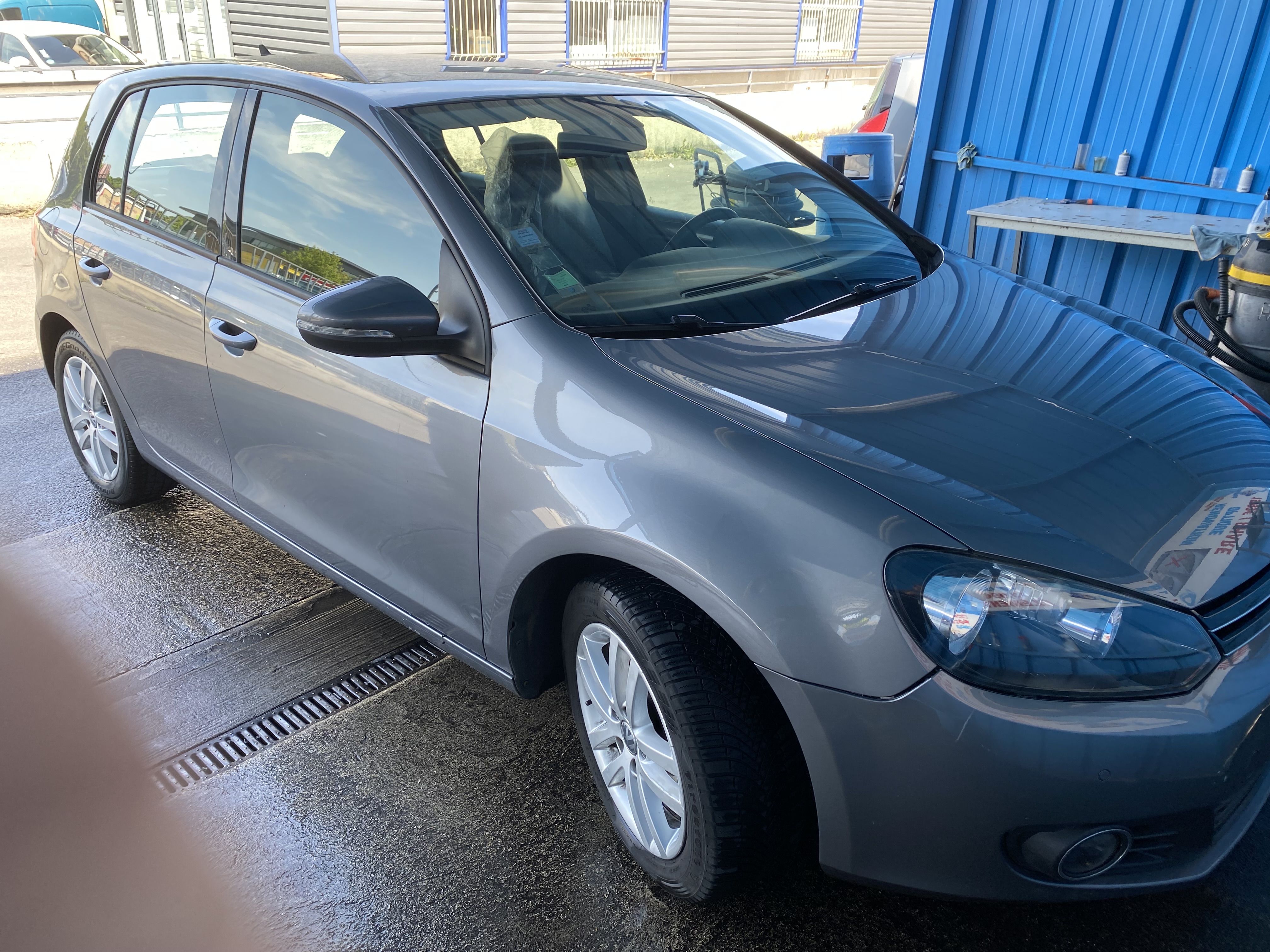 Volkswagen Golf VII 1.6 TDI 105 BLUEMOTION TECHNOLOGY CONFORTLINE BUSINESS DSG7 3P