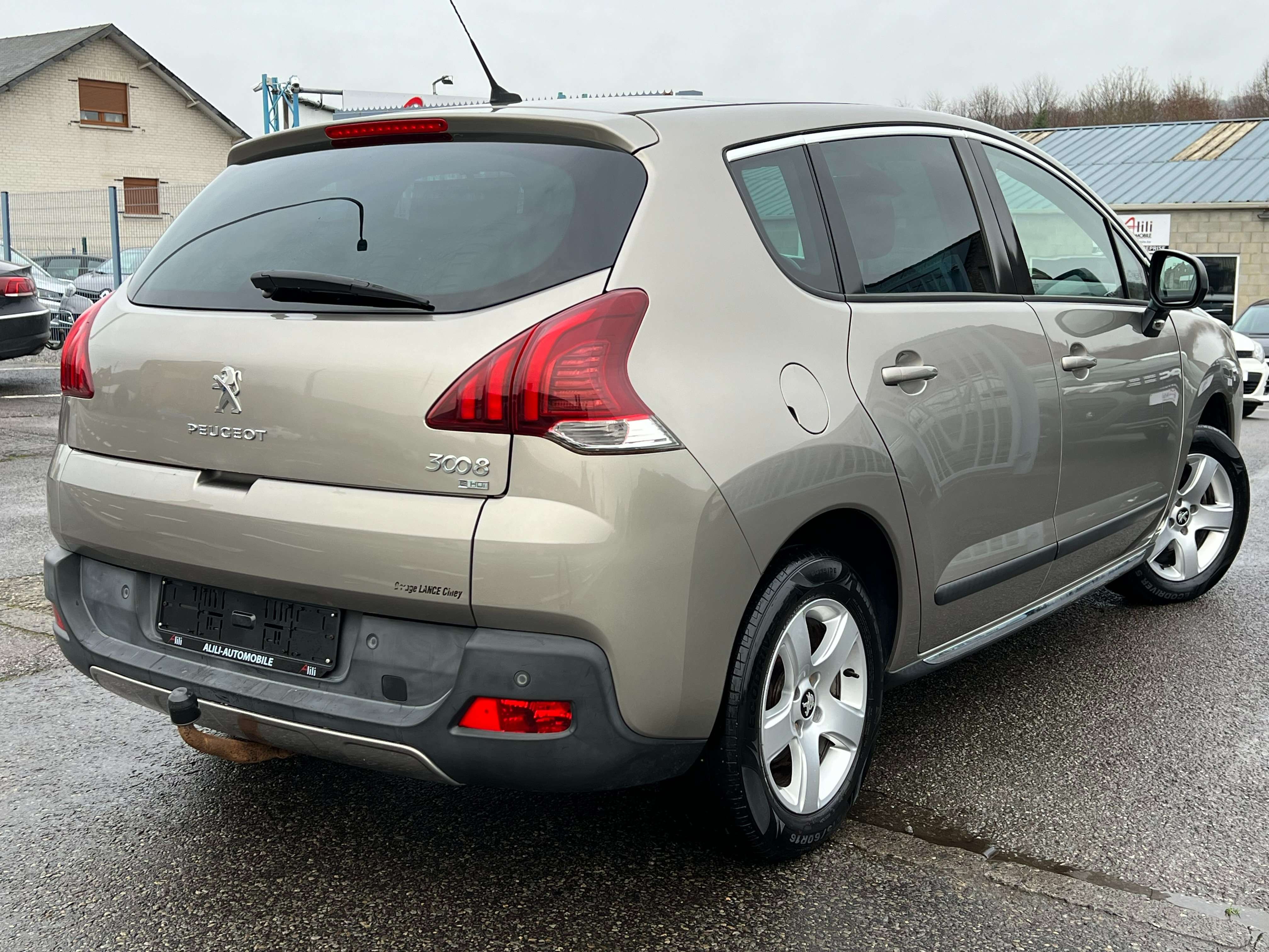 Peugeot 3008 1.6 HDi*Allure*Boite-Auto-Toit-Pano*Garantie12Mois
