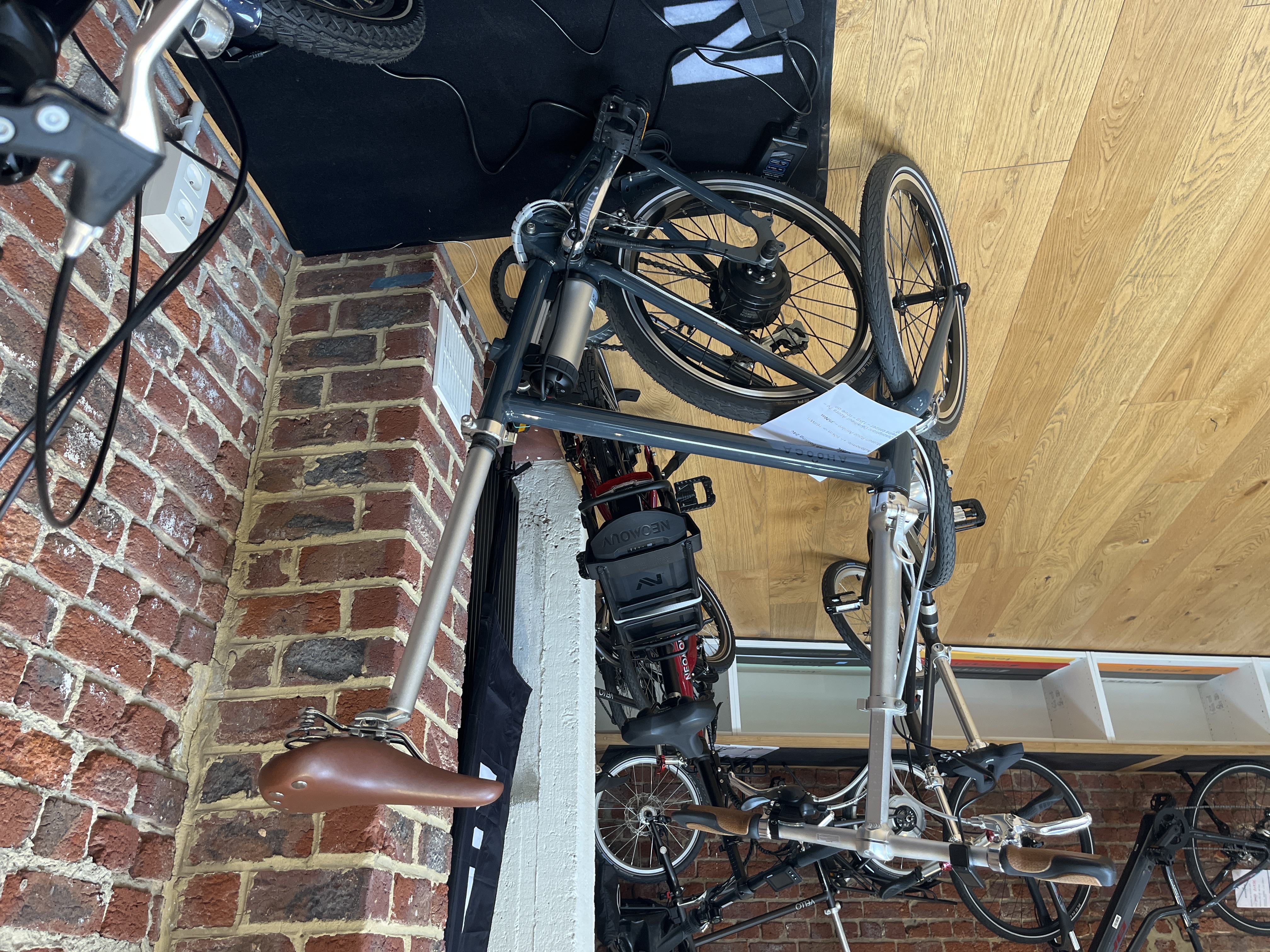 Ahooga Folding 24v