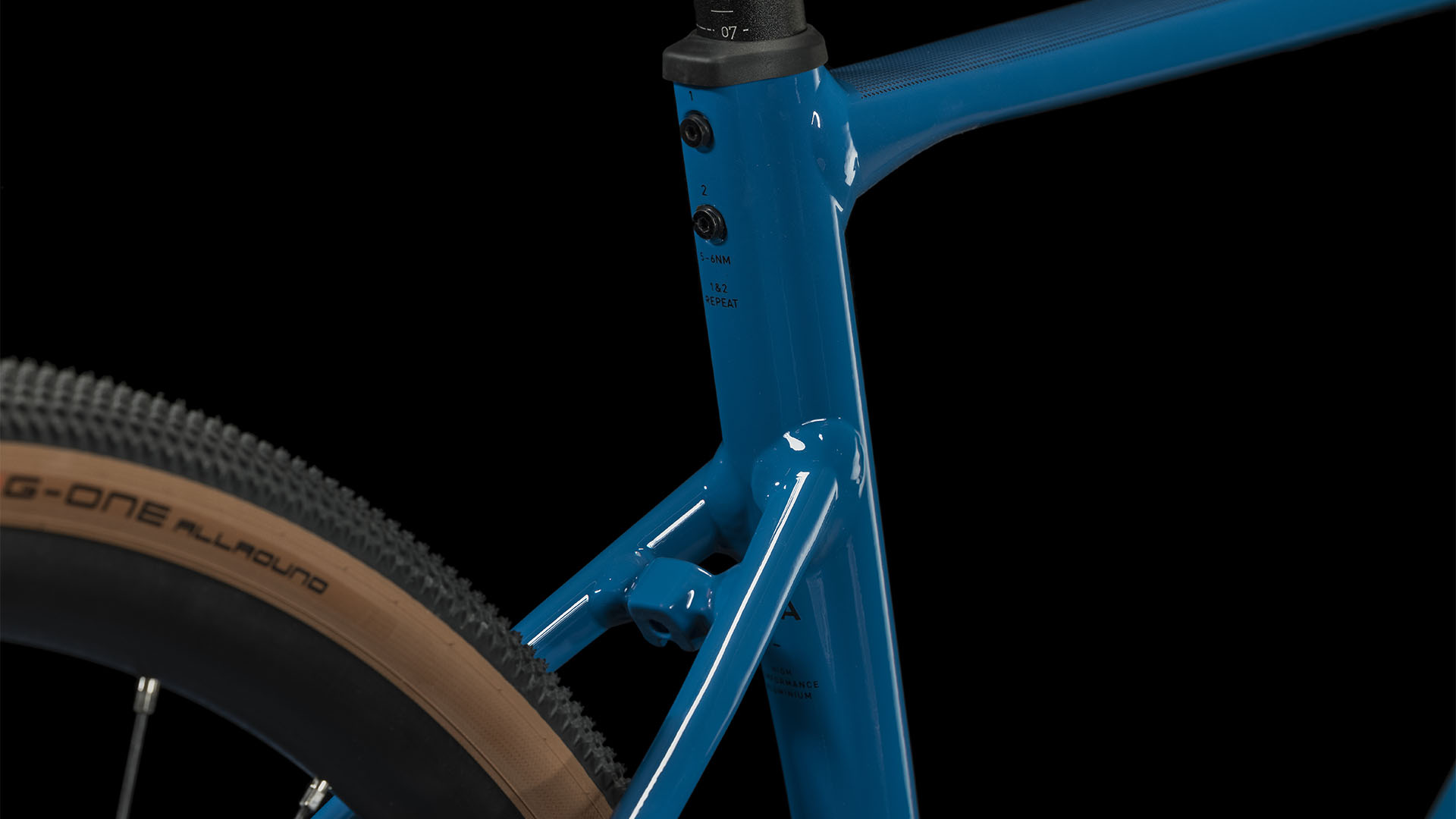 Cube Nuroad Race Blue N Black
