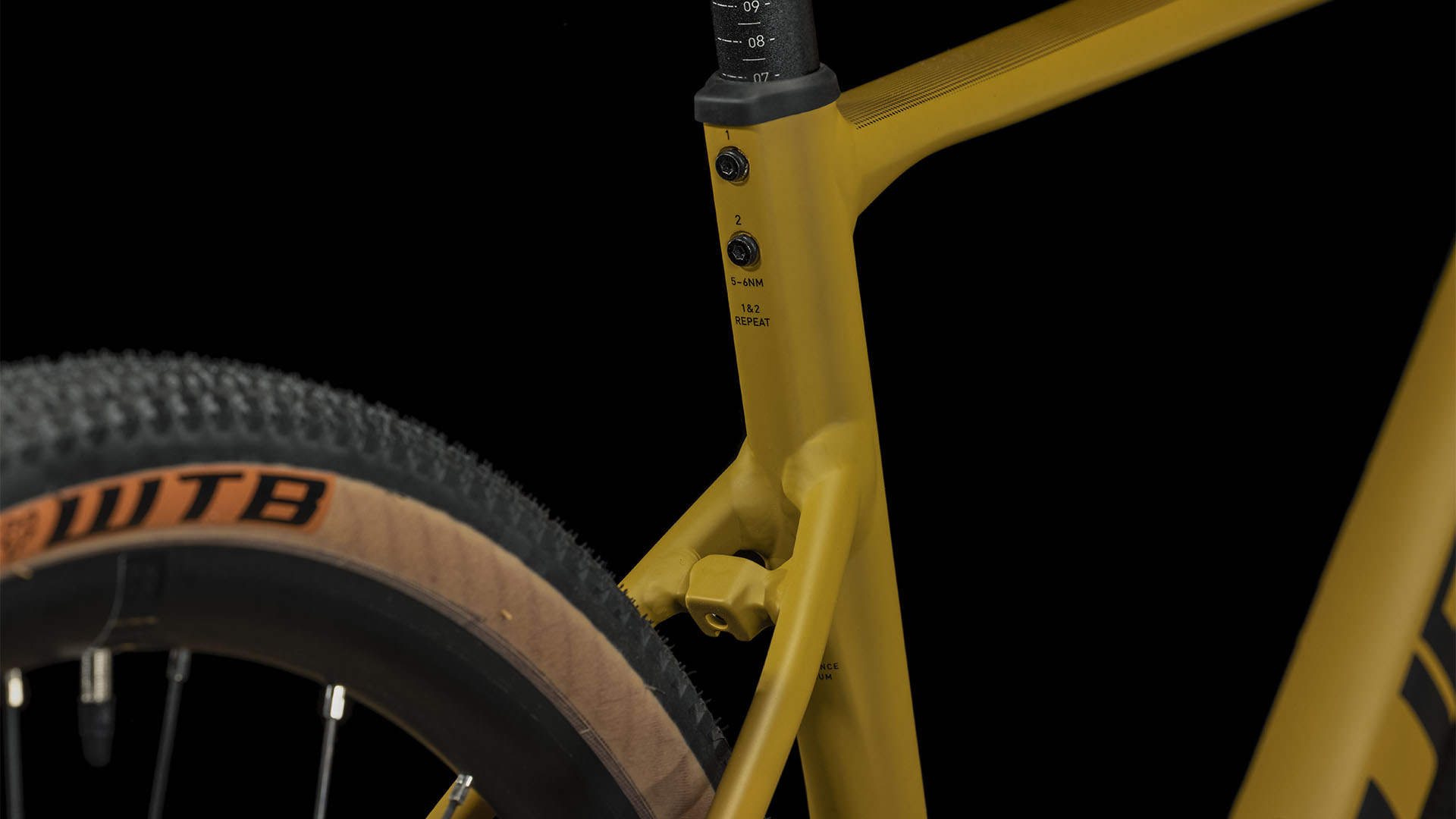 Cube Nuroad Ex Caramel N Black