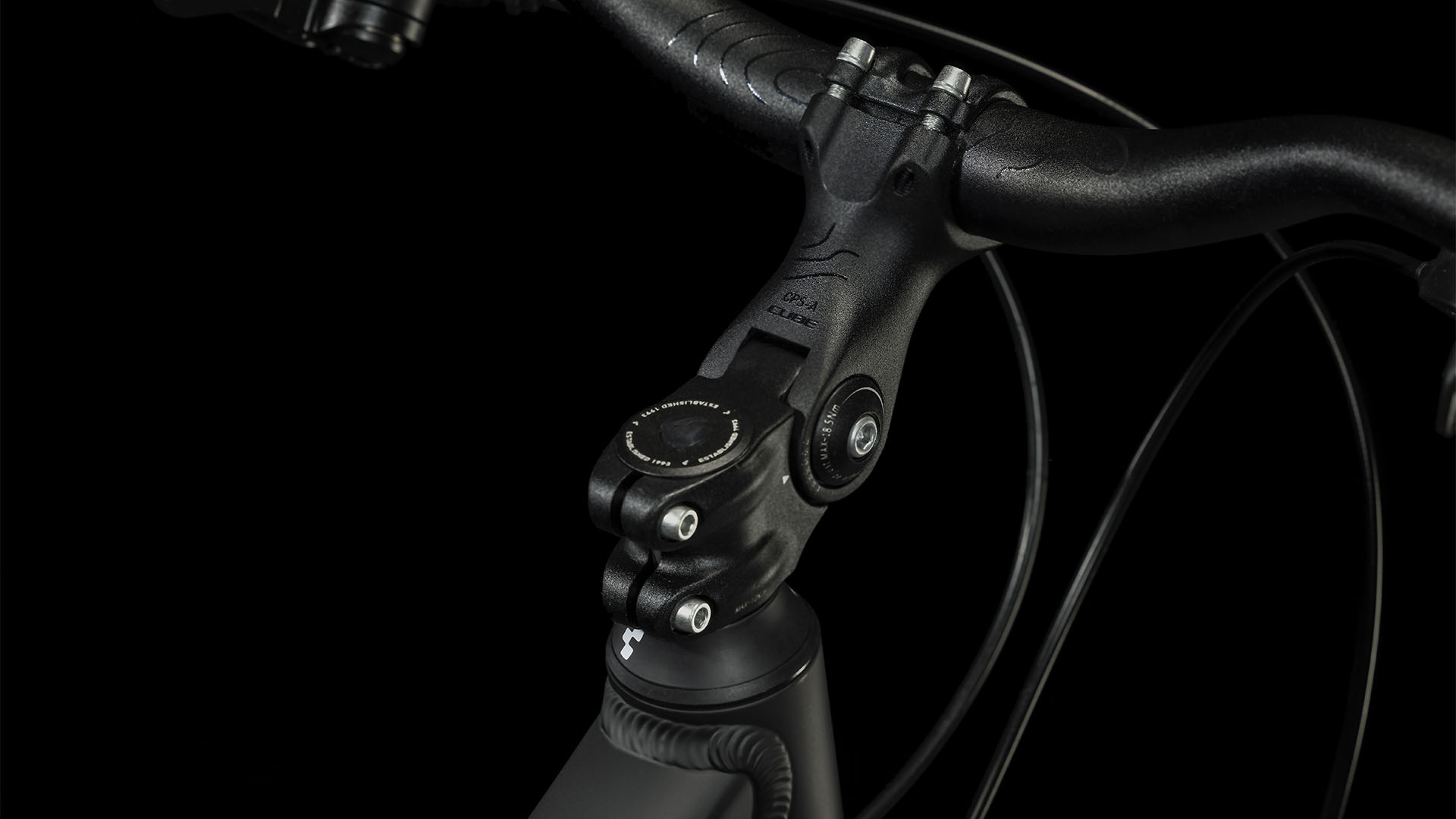 Cube Touring Black N Metal