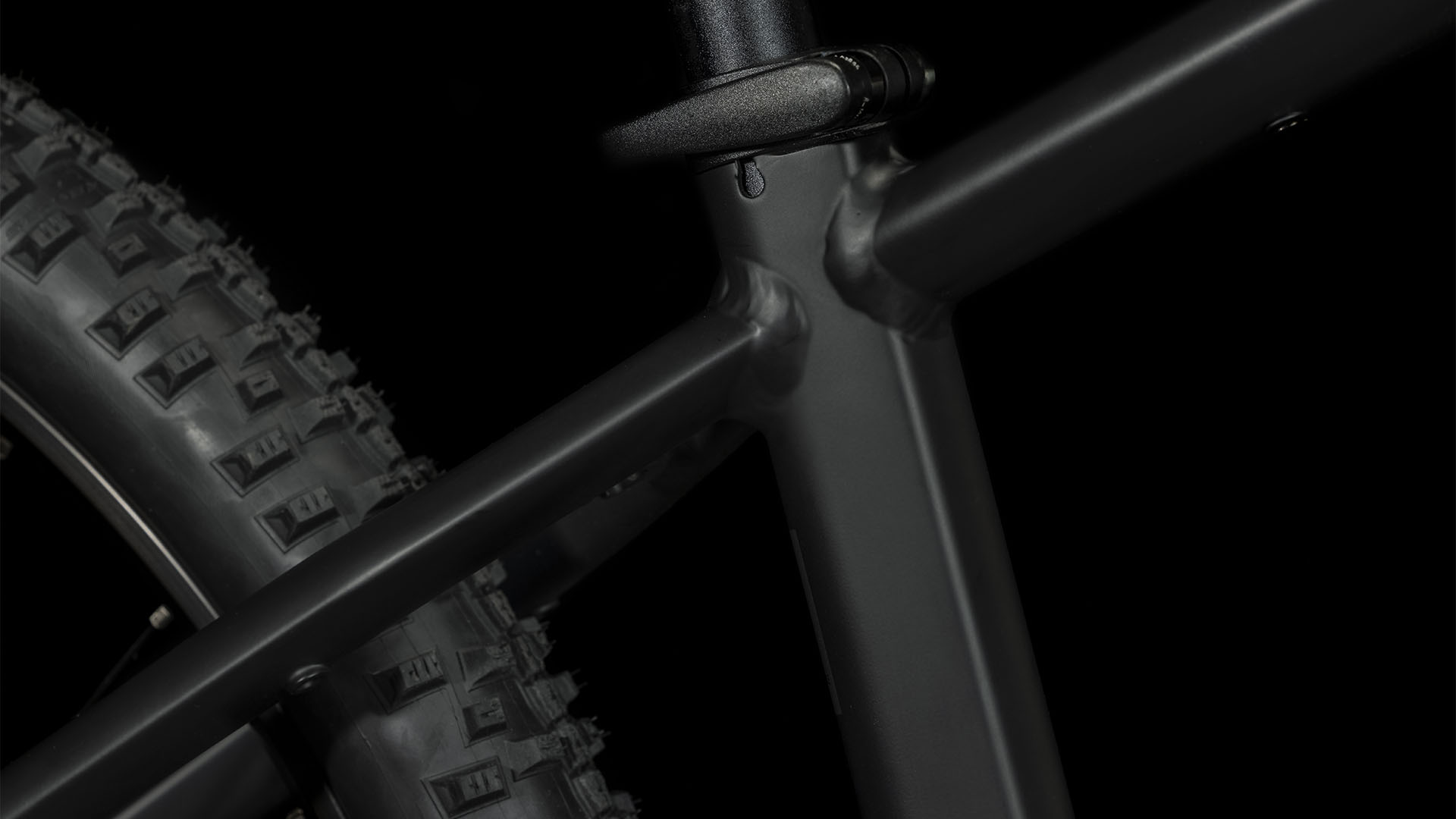 Cube Reaction Hybrid Performance 625 Black N Grey