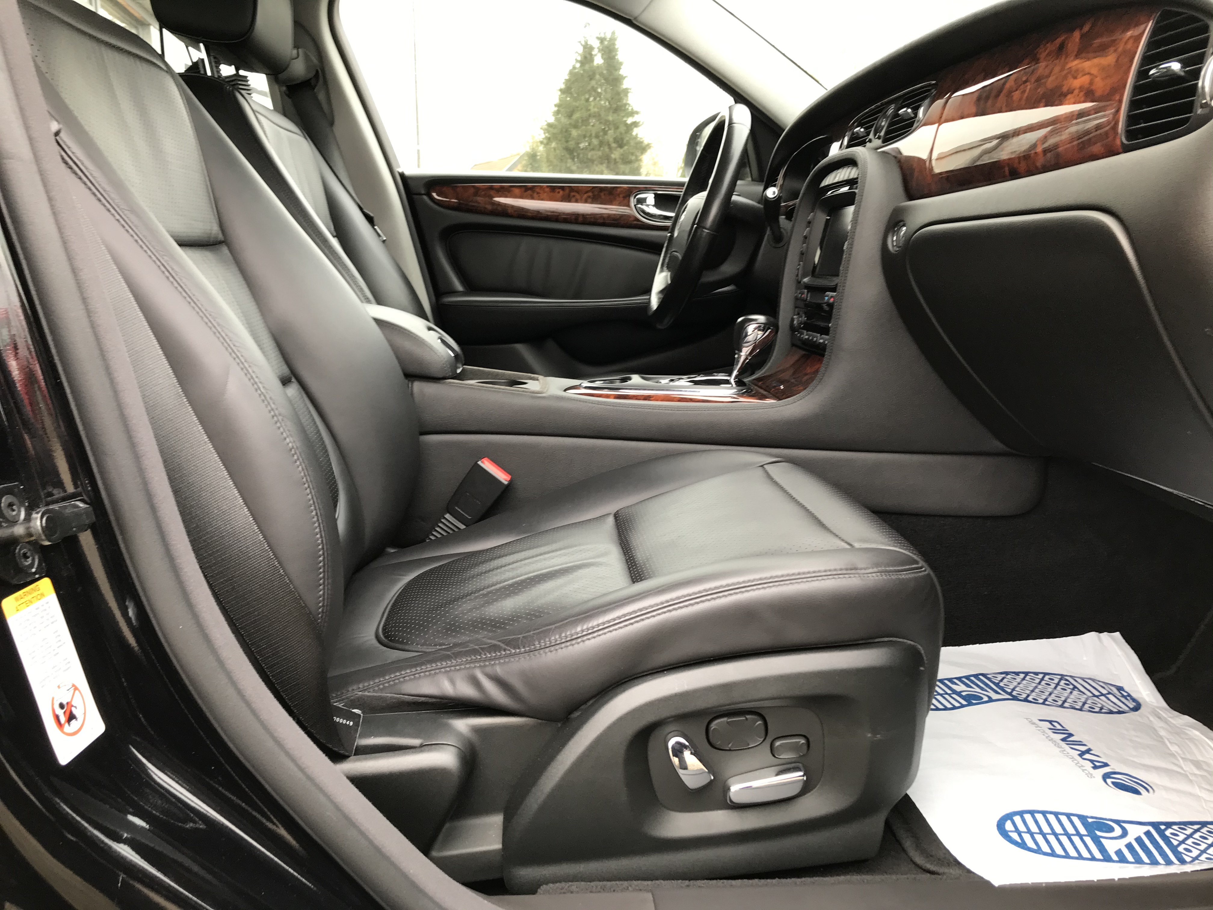 Jaguar Xj 2.7 V6 D BI-TURBO - 1ère main -/ Carnet AGENT JAGUAR /-