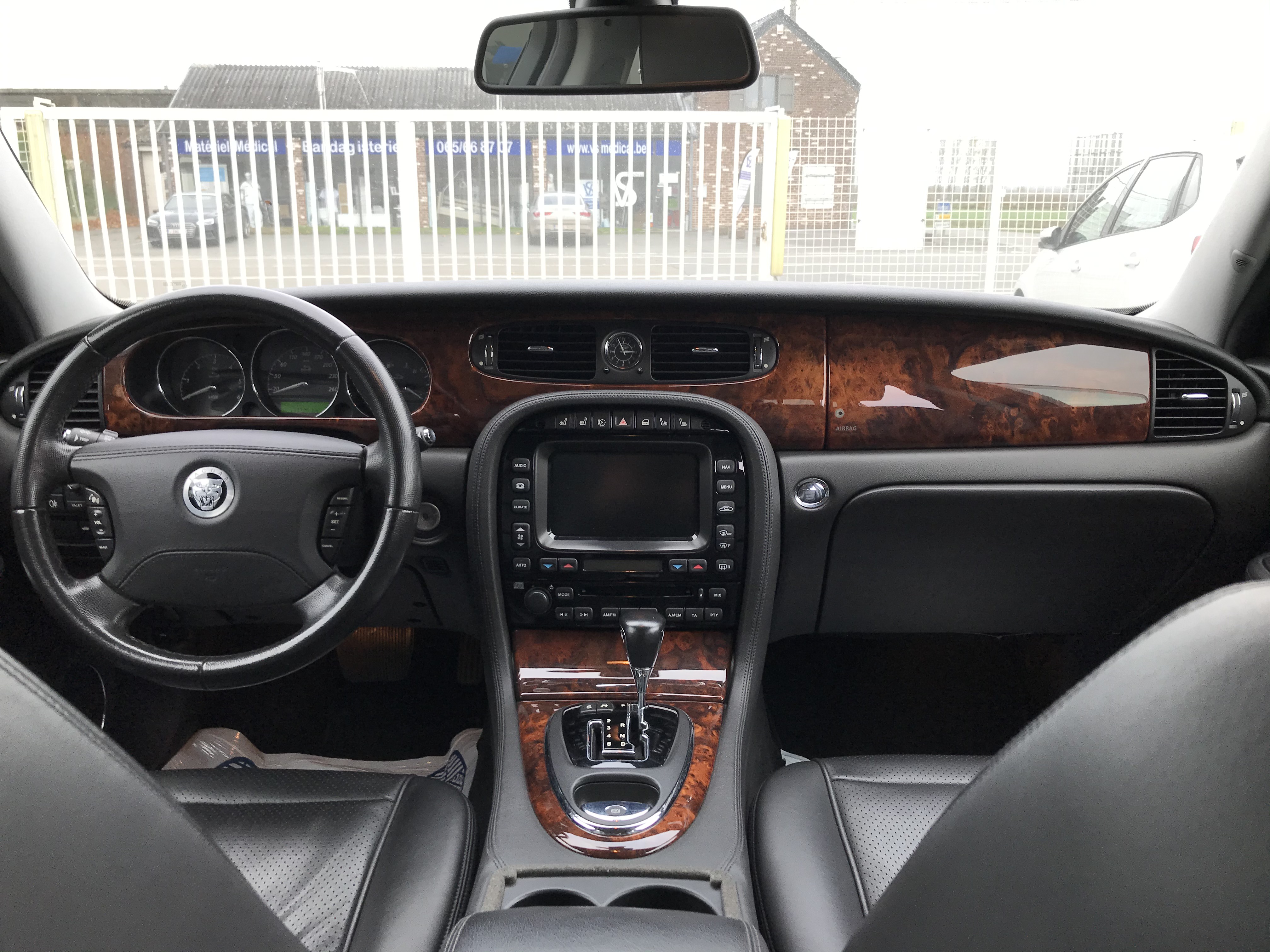 Jaguar Xj 2.7 V6 D BI-TURBO - 1ère main -/ Carnet AGENT JAGUAR /-