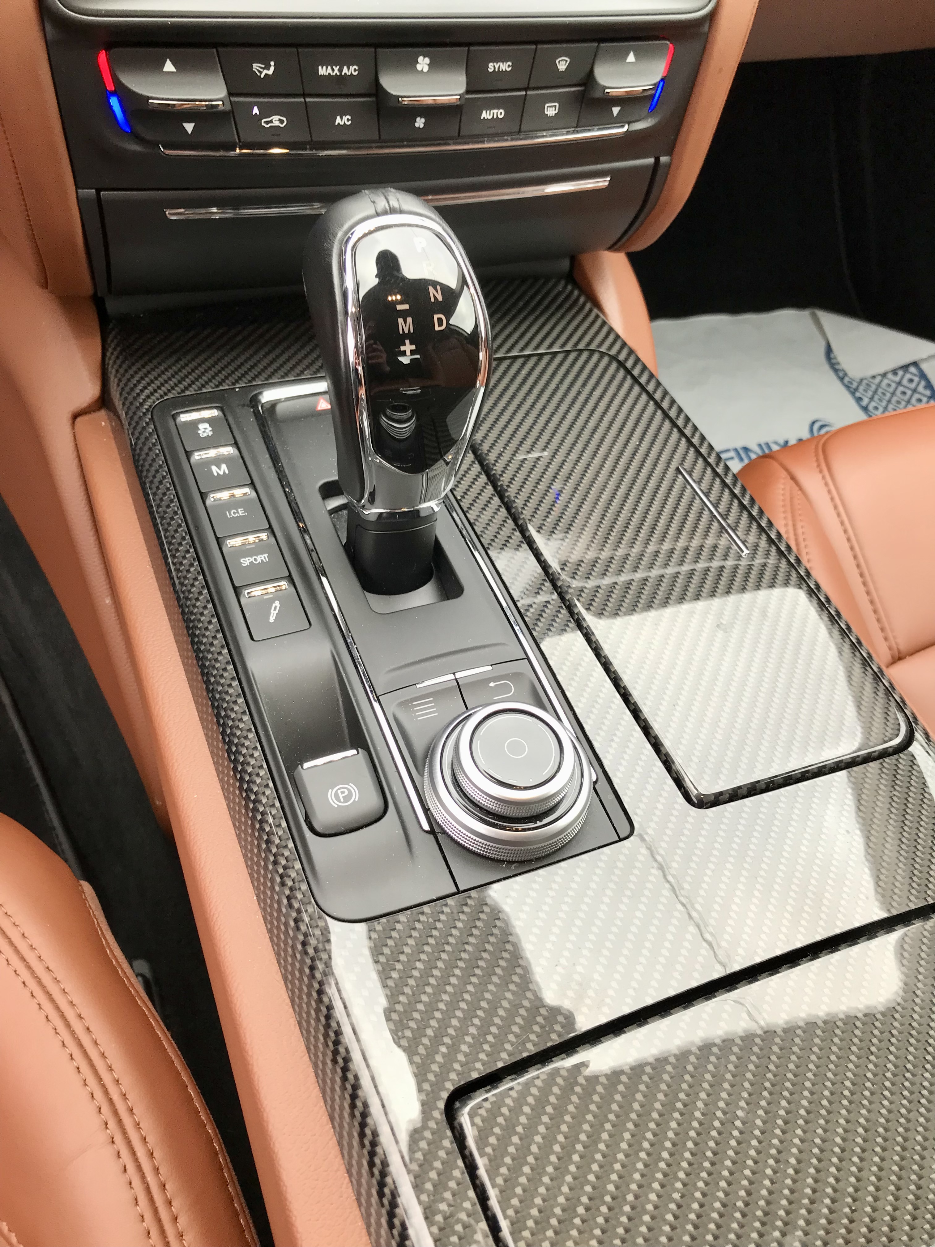 Maserati Quattroporte 3.0 V6 TURBO DIESEL -/ GRANSPORT /-