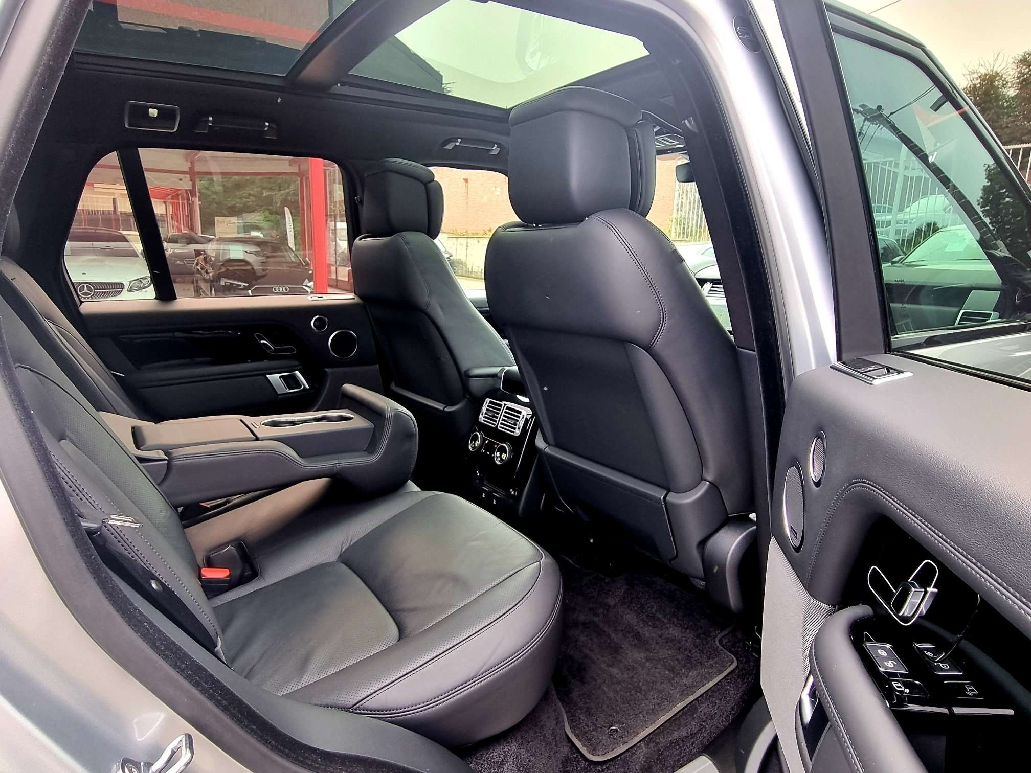 Land Rover Range Rover P400e PHEV SV / FULL OPTION /