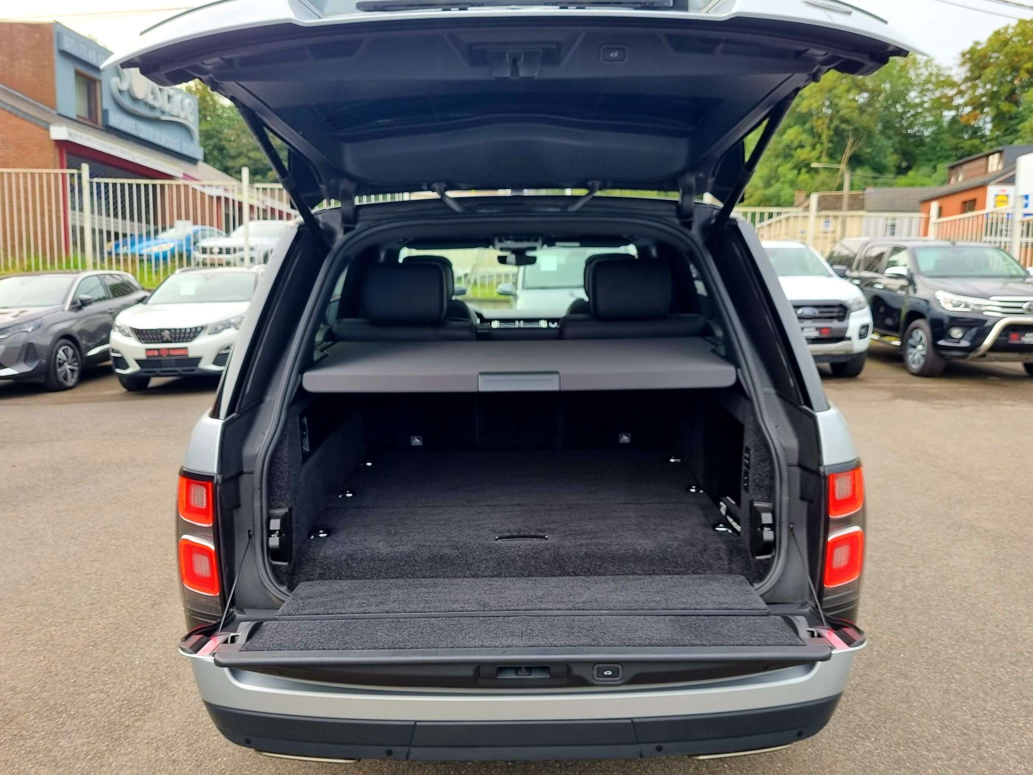 Land Rover Range Rover P400e PHEV SV / FULL OPTION /