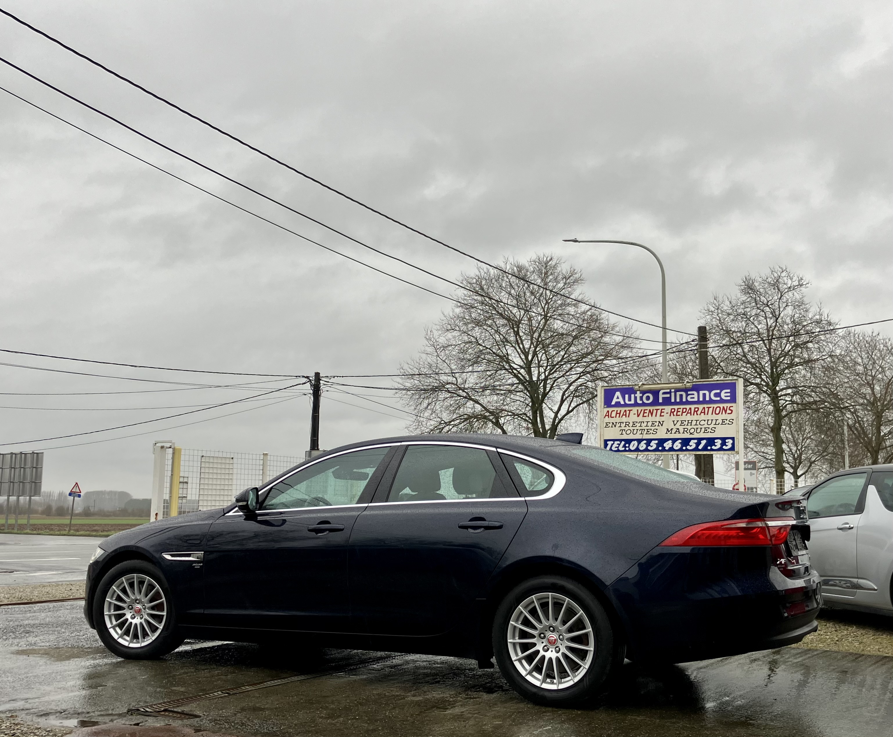 Jaguar Xf 2.0D -1ère main - Apple CarPlay - GPS - Caméra - Xénon/LED-
