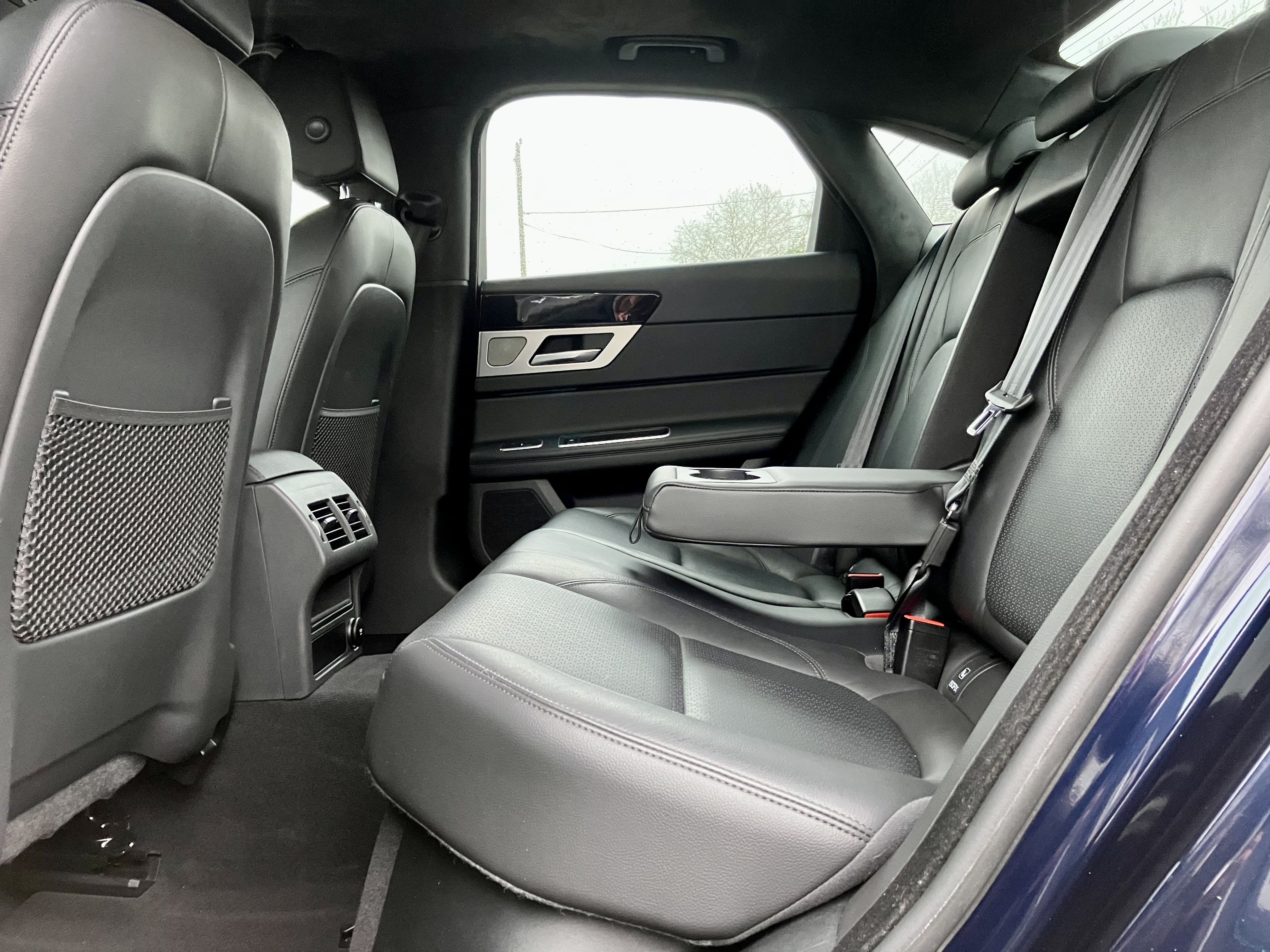 Jaguar Xf 2.0D -1ère main - Apple CarPlay - GPS - Caméra - Xénon/LED-