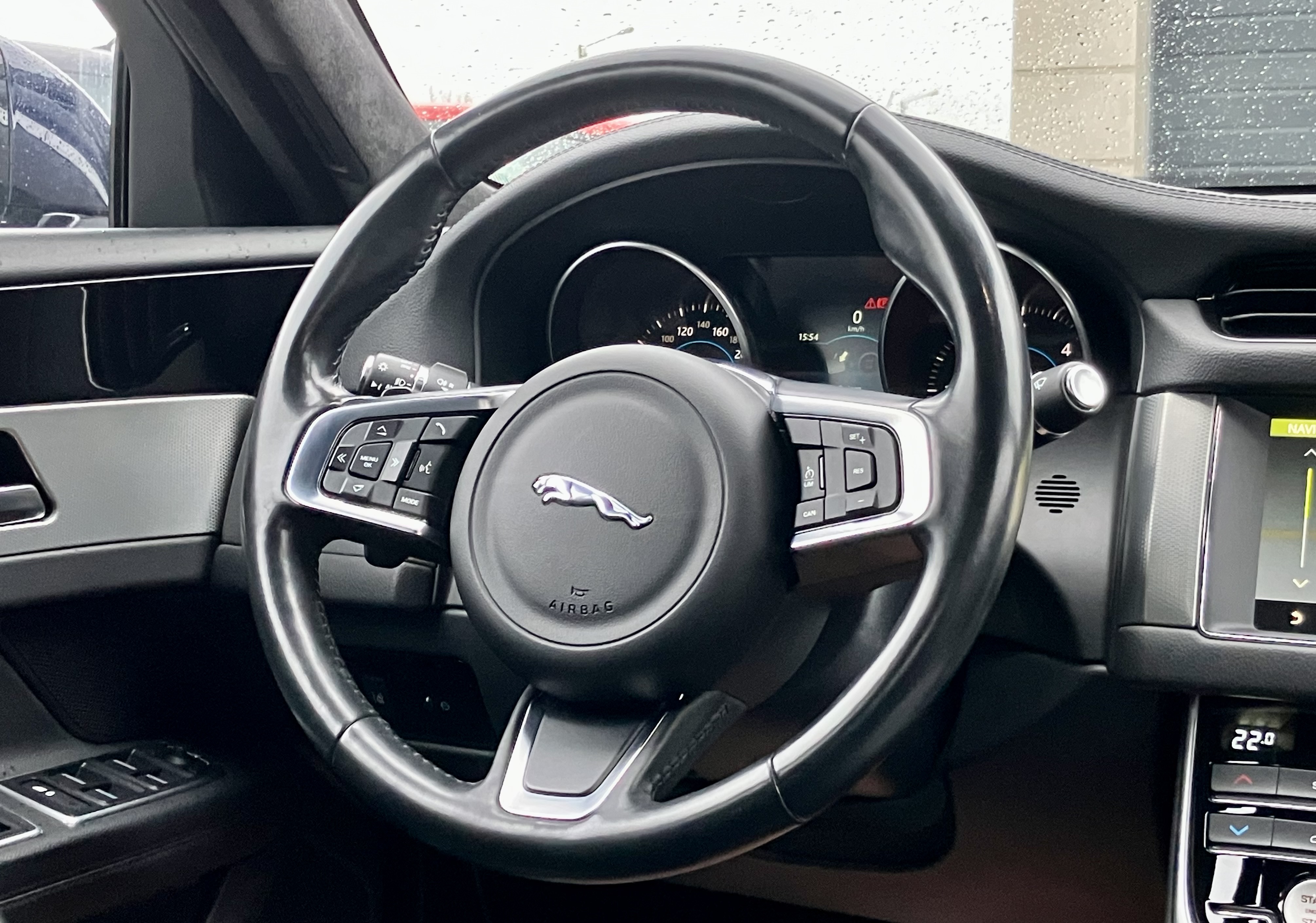 Jaguar Xf 2.0D -1ère main - Apple CarPlay - GPS - Caméra - Xénon/LED-