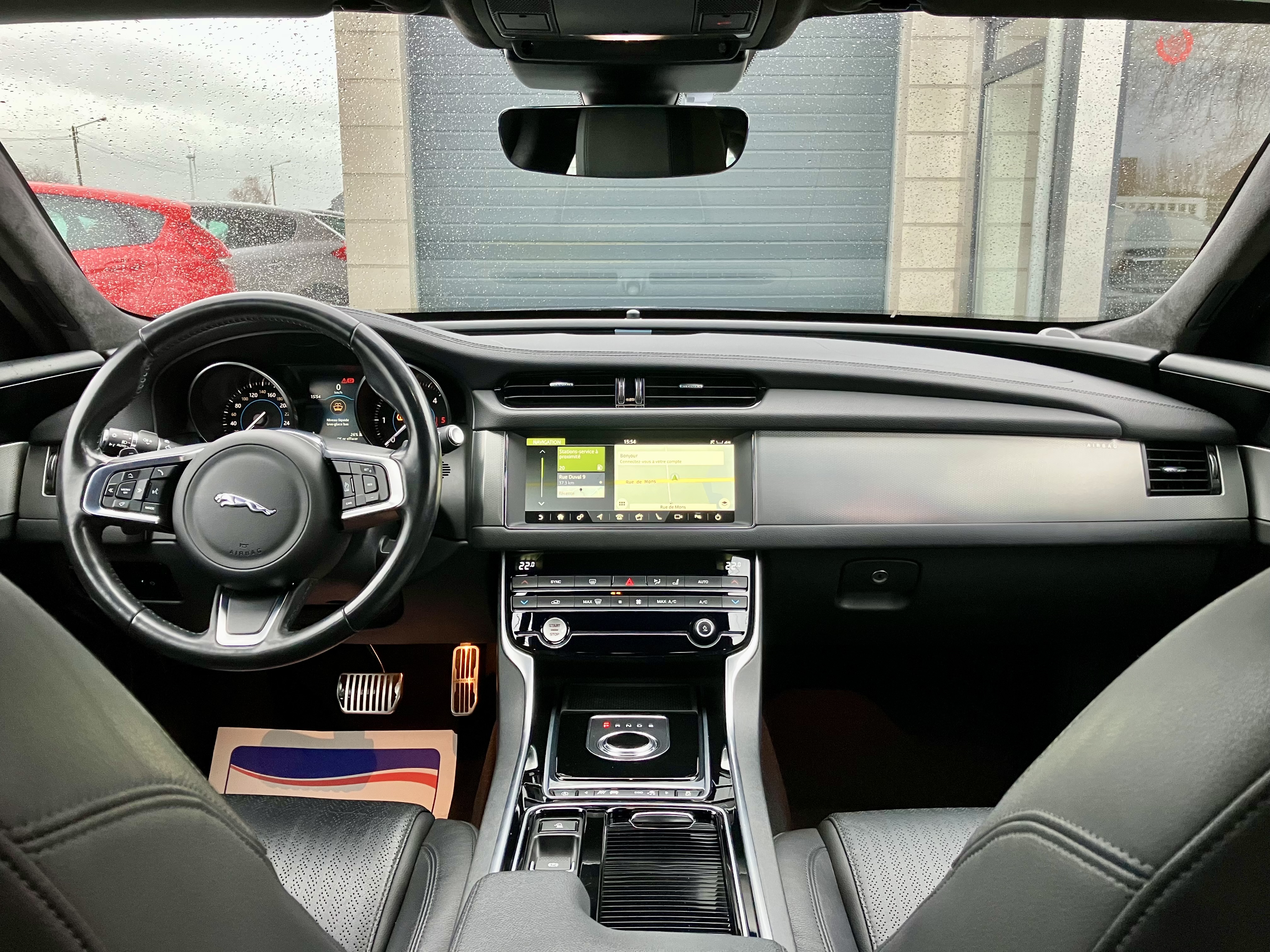 Jaguar Xf 2.0D -1ère main - Apple CarPlay - GPS - Caméra - Xénon/LED-