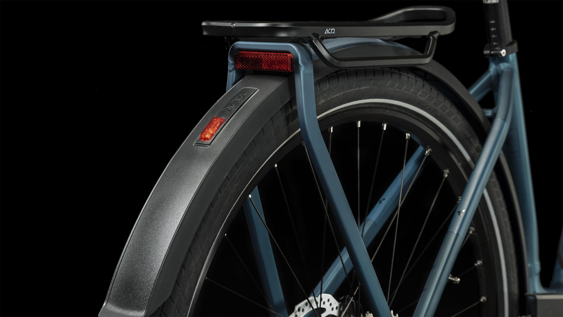 Cube Kathmandu Hybrid One 625 Blue N Black