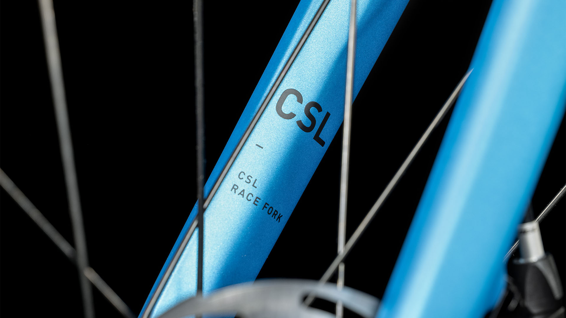 Cube Attain Race Blue N Spectral