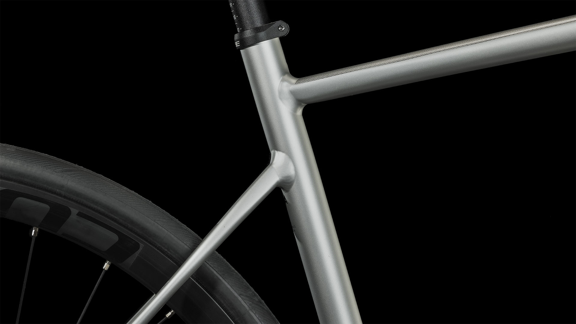 Cube Attain Pro Silver N Orange