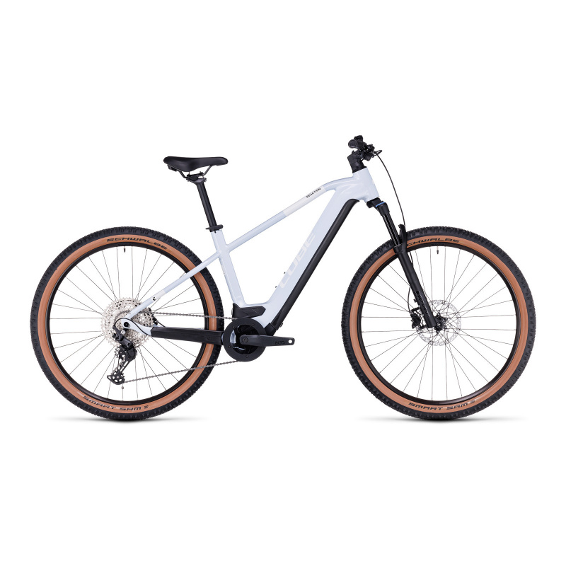CUBE REACTION HYBRID PRO 625 BLANC/NOIR 2023