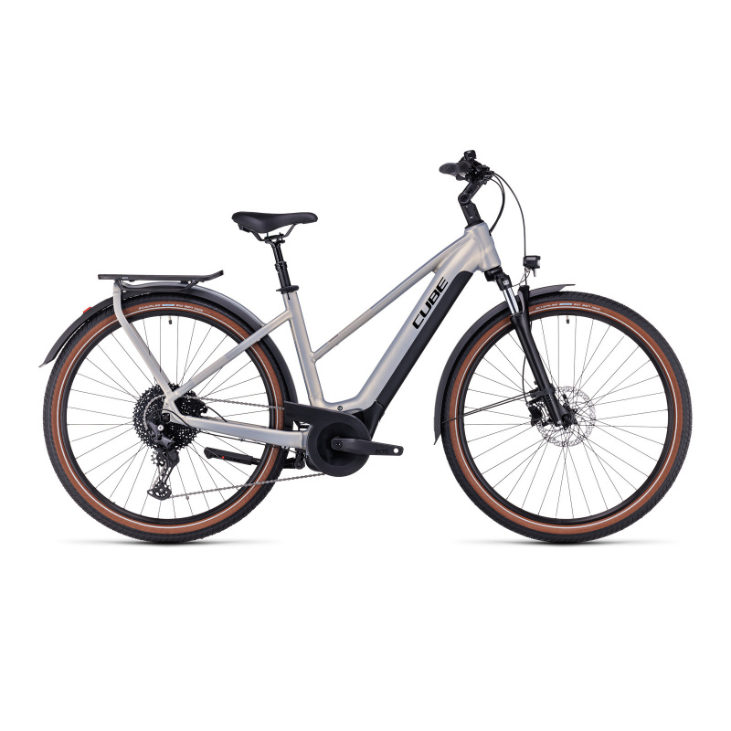 CUBE TOURING HYBRID PRO 625 TRAPÈZE ARGENT/NOIR 2023