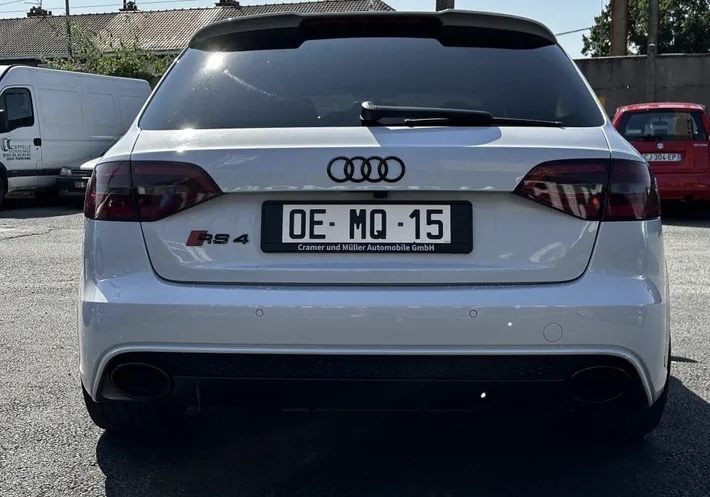 Audi RS4 QUATTRO FSI 450 CV