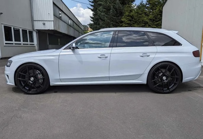Audi RS4 QUATTRO FSI 450 CV