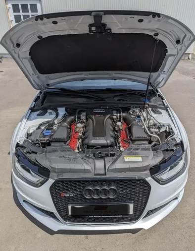 Audi RS4 QUATTRO FSI 450 CV