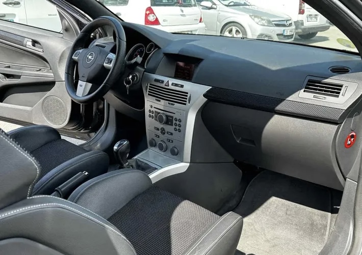 Opel Astra GTC OPC 2.0 Turbo 1998cm3 240cv