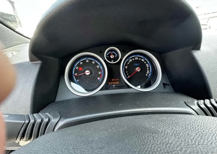 Opel Astra GTC OPC 2.0 Turbo 1998cm3 240cv