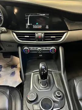 Alfa Romeo Giulia 2.2 JTD *BOITE AUTO*GPS*CUIR*LED*GARANTIE 2 ANS*