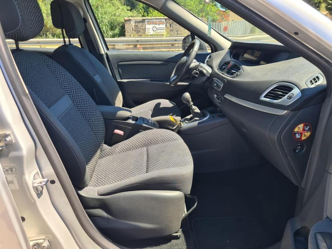 Renault Megane Scenic 1.5 DCI 110 cv Pack 8990e