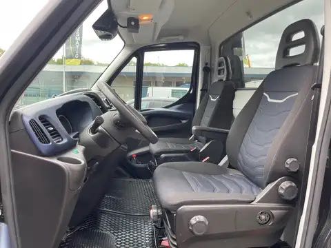 Iveco Daily 35/21 Dépanneuse // Fulls // Auto 47100€ netto