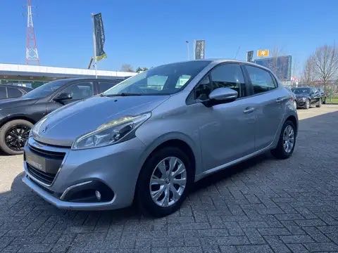 Peugeot 208 Euro6 // Navig // leds // Airco