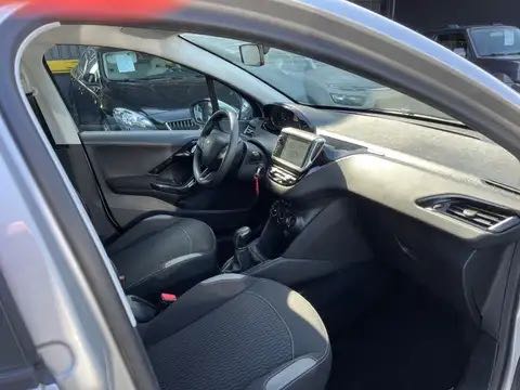 Peugeot 208 Euro6 // Navig // leds // Airco