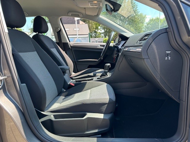 Volkswagen Golf 1.2i benzine, Automaat, 2017, GPS + Garantie