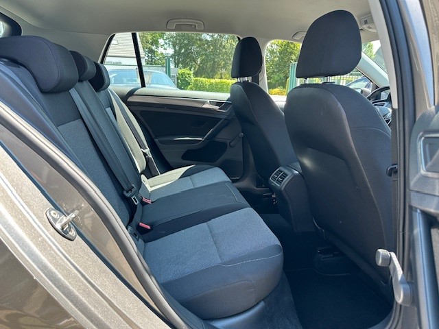 Volkswagen Golf 1.2i benzine, Automaat, 2017, GPS + Garantie