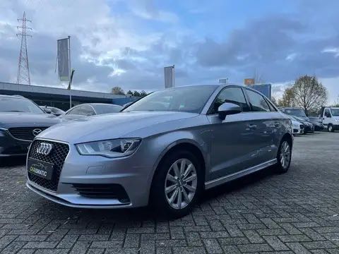 Audi A3 1.6 TDi // Navig // Clim Bizone // Régulateur //.