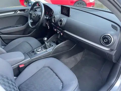 Audi A3 1.6 TDi // Navig // Clim Bizone // Régulateur //.