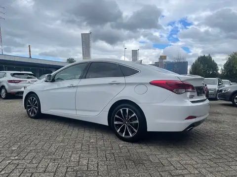 Hyundai I40 1.7 CRDi Premium // Navig // Caméra // Leds //Lif