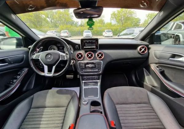 Mercedes-Benz Classe A 7-G DCT 180. BlueEFFICIENCY Fascination