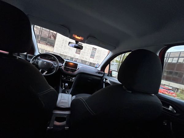 Peugeot 208 (2) 1.2 PURETECH 82 ALLURE 5P