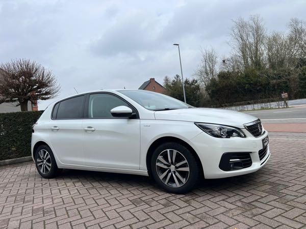 Peugeot 308 II (2) 1.2 PURETECH 110 S&amp;S 7CV STYLE