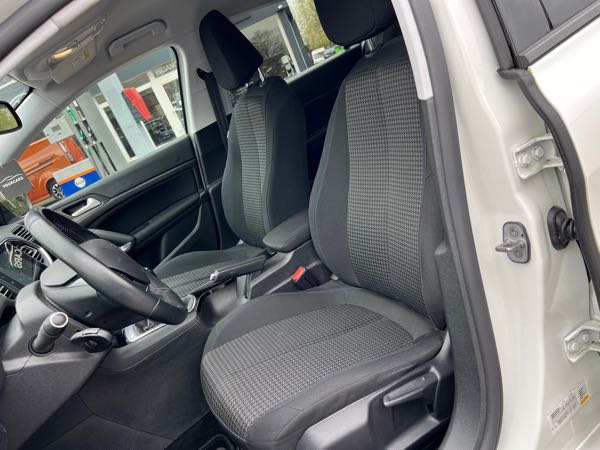Peugeot 308 II (2) 1.2 PURETECH 110 S&amp;S 7CV STYLE