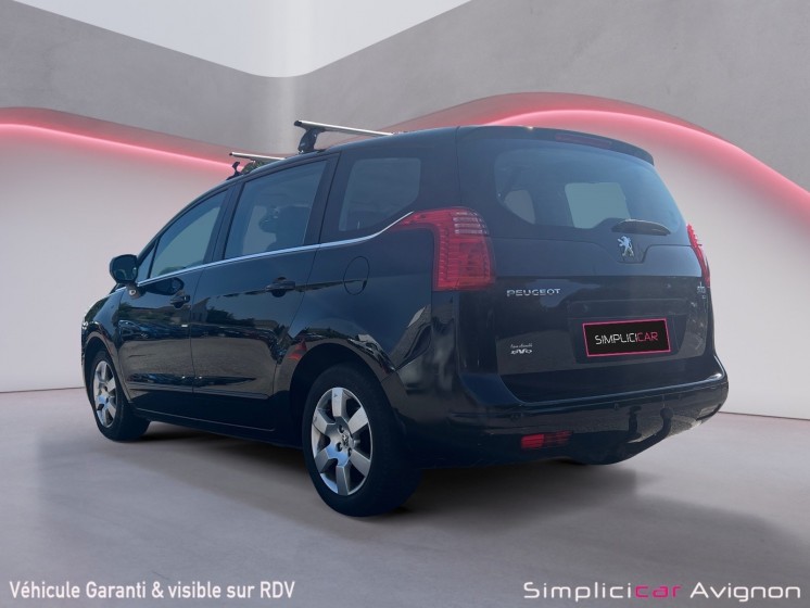Peugeot 5008 BUSINESS 1.6 e-HDi 112ch FAP BMP6 BLUE LION 7pl