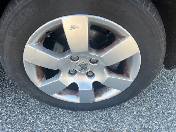 Peugeot 5008 BUSINESS 1.6 e-HDi 112ch FAP BMP6 BLUE LION 7pl
